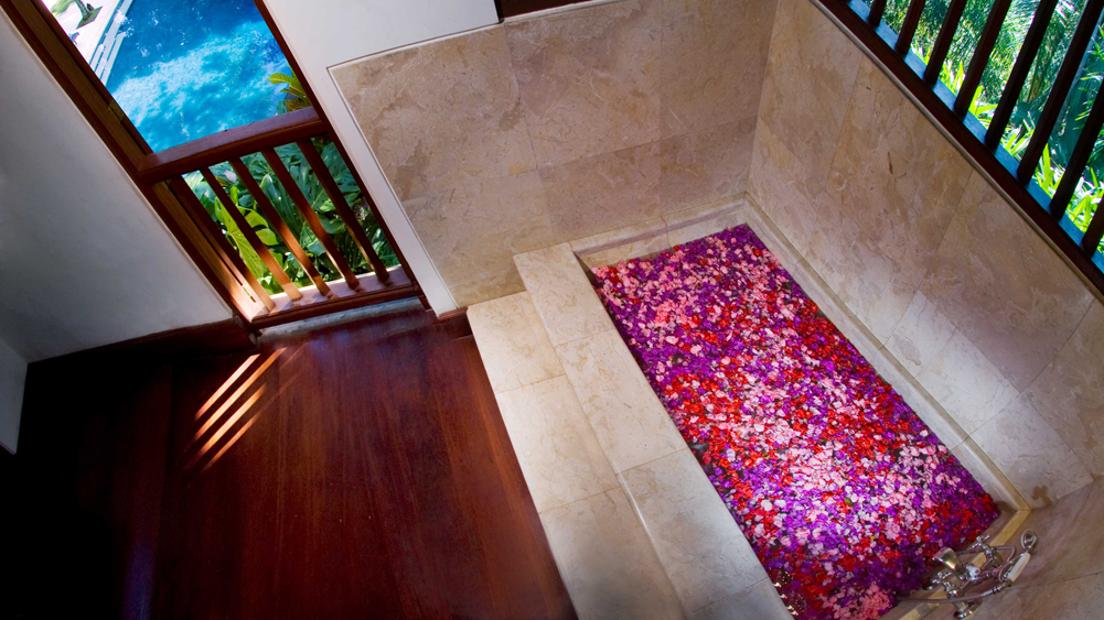 Villa Alamanda - Master bedroom ensuite